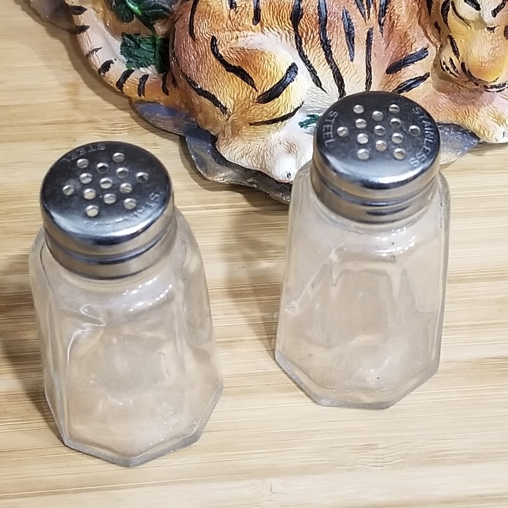 Tiger Lion Cubs Baby Resin Salt & Pepper Shaker 3pc Set - Picture 7 of 12